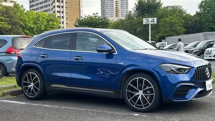 Mercedes-Benz GLA-Class GLA35 4MATIC 2025 — миниатюра 3