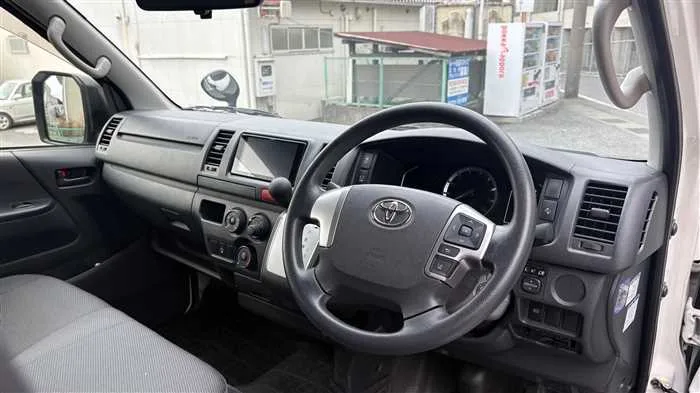 Toyota Hiace Van 2.8 DX GL 2023 — миниатюра 4