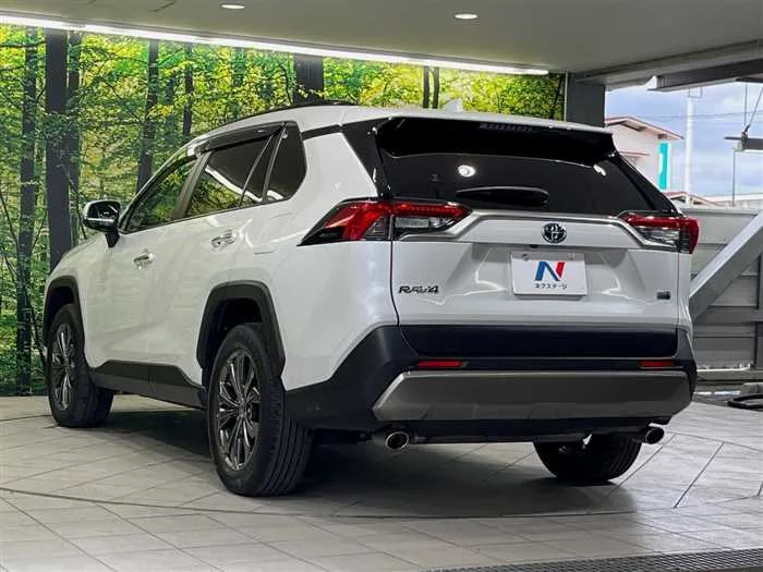 Toyota RAV4 2023 — миниатюра 2
