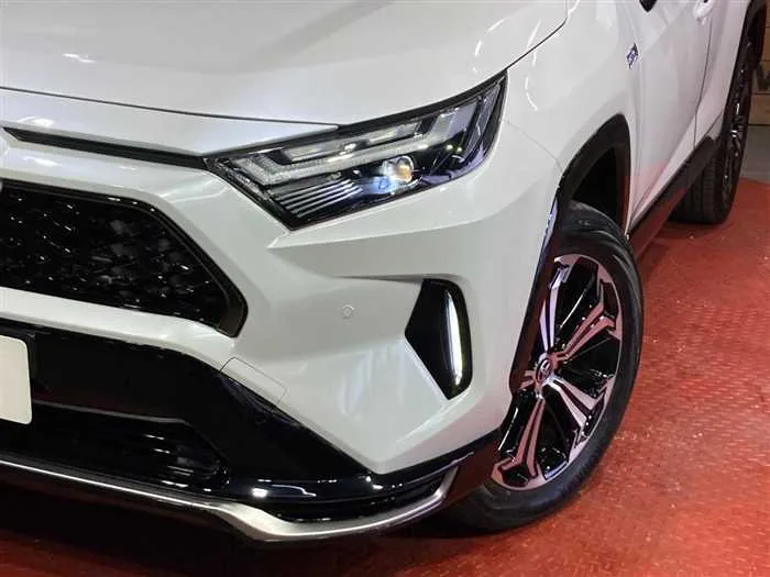 Toyota RAV4 2023 — миниатюра 3