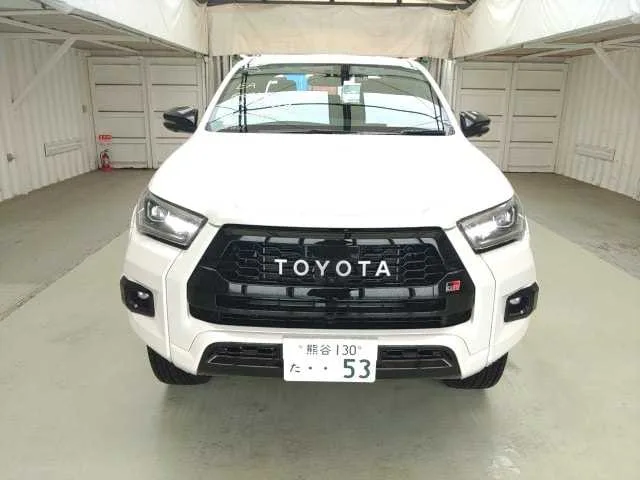 Toyota Hilux Truck Z GR SPORT 2024 — миниатюра 5