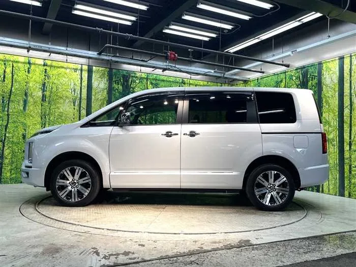 Mitsubishi Delica D:5 2023 — миниатюра 5