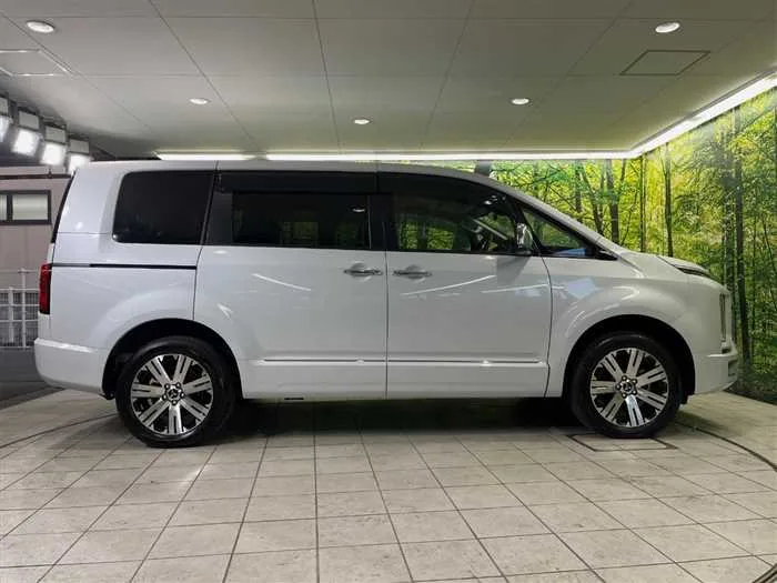 Mitsubishi Delica D:5 2024 — миниатюра 5