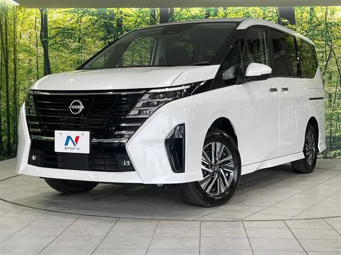 Nissan Serena 2023 — фото 1, купить с доставкой в Москву