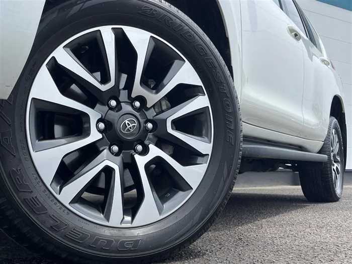 Toyota Land Cruiser Prado 2023 — миниатюра 2