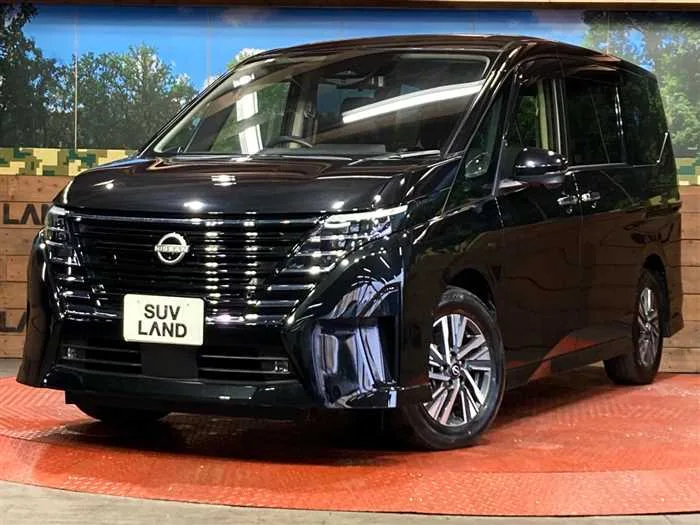 Nissan Serena 2023 — фото 1, купить с доставкой в Москву