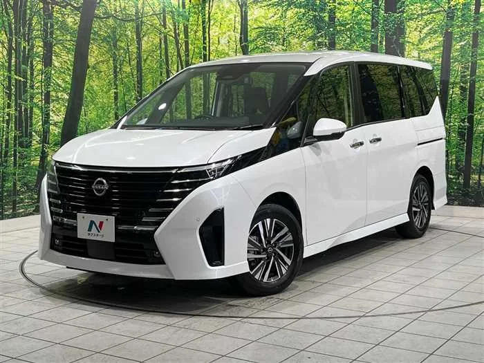 Nissan Serena 2024 — фото 1, купить с доставкой в Москву