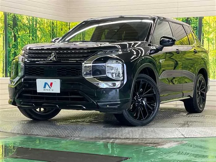 Mitsubishi OUTLANDER PHEV 2022 — фото 1, купить с доставкой в Москву