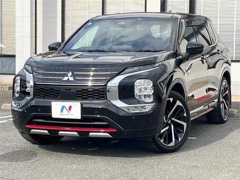 Mitsubishi OUTLANDER PHEV 2023 купить в Москве