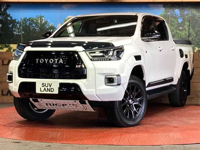 Toyota Hilux 2023 — фото 1, купить с доставкой в Москву