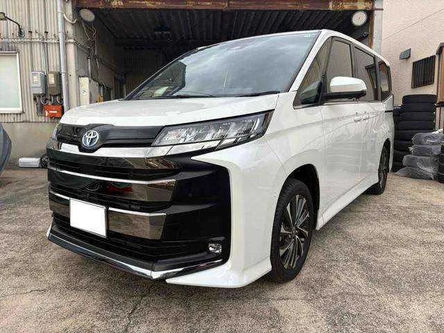 Toyota Noah 2023 — миниатюра 2