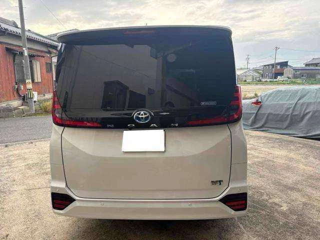 Toyota Noah 2023 — миниатюра 5