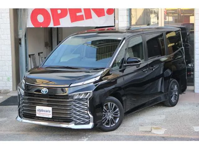 Toyota Voxy 2025 — миниатюра 2