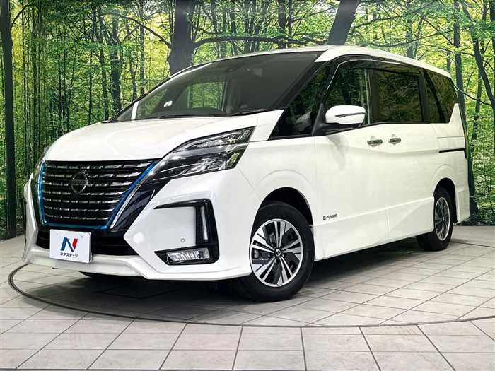 Nissan Serena 2022 — фото 1, купить с доставкой в Москву