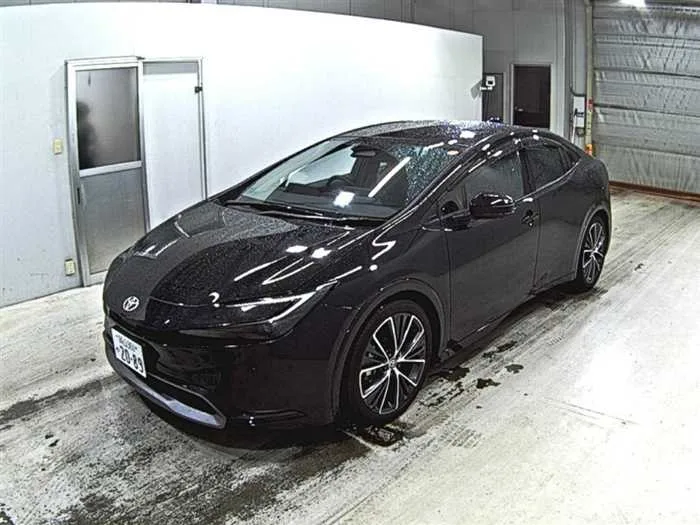 Toyota Prius 2025 — фото 1, купить с доставкой в Москву