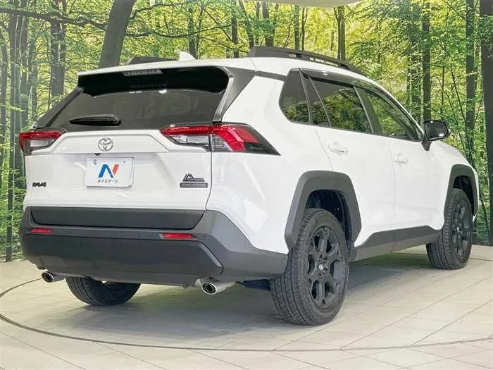 Toyota RAV4 2023 — миниатюра 3