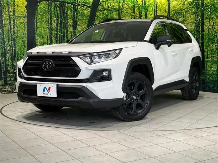 Toyota RAV4 2025 — фото 1, купить с доставкой в Москву