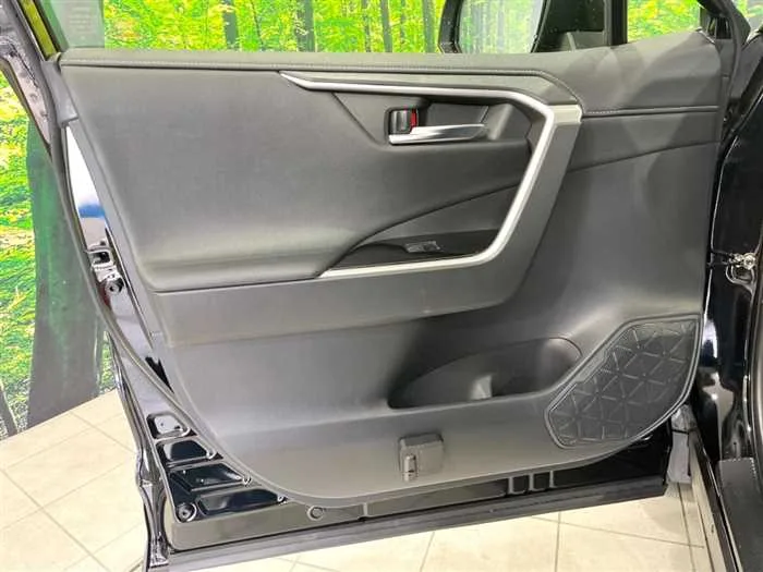 Toyota RAV4 2022 — миниатюра 2