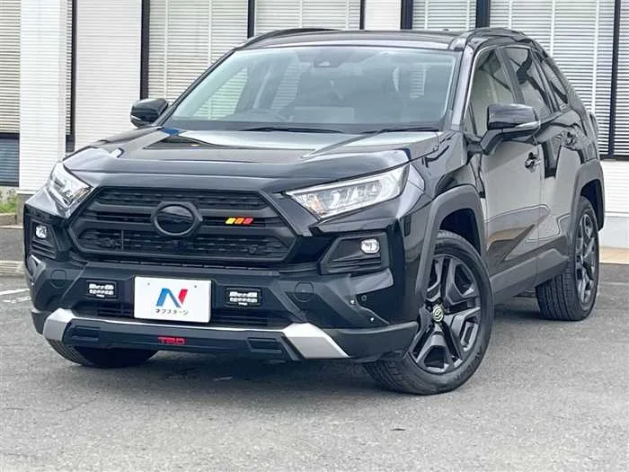Toyota RAV4 2024 — фото 1, купить с доставкой в Москву