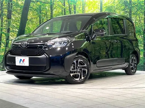 Toyota Sienta 2024 купить в Москве