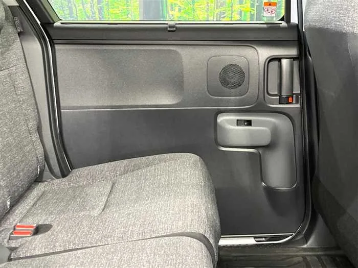 Toyota Sienta 2024 — миниатюра 5