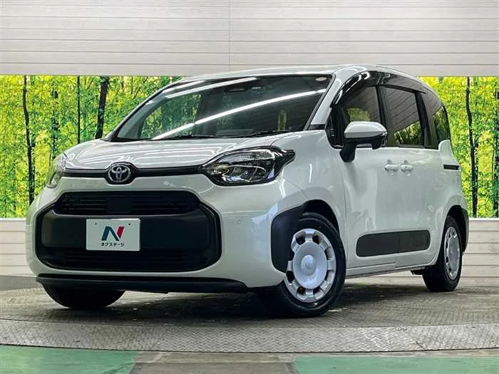 Toyota Sienta 2022 — фото 1, купить с доставкой в Москву