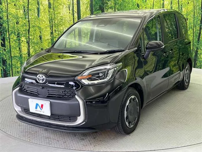 Toyota Sienta 2025 — миниатюра 2