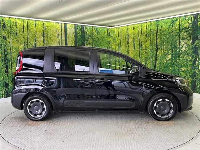 Toyota Sienta 2025 — миниатюра 5