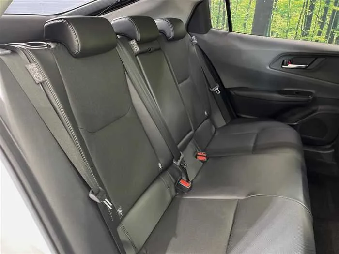 Toyota Prius 2023 — миниатюра 3