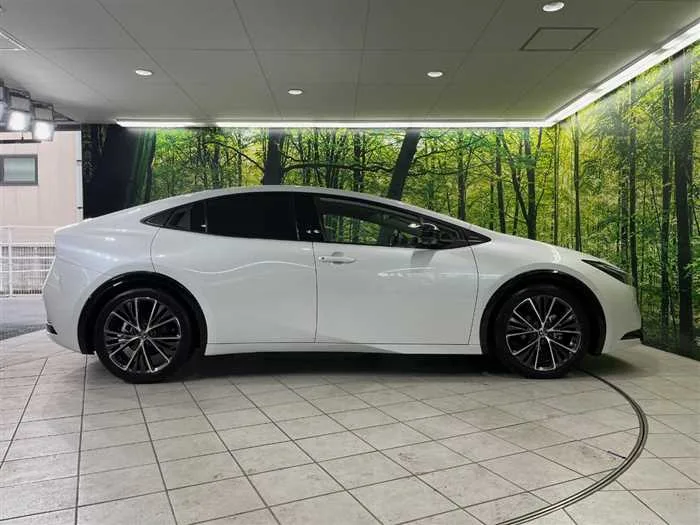 Toyota Prius 2023 — миниатюра 5