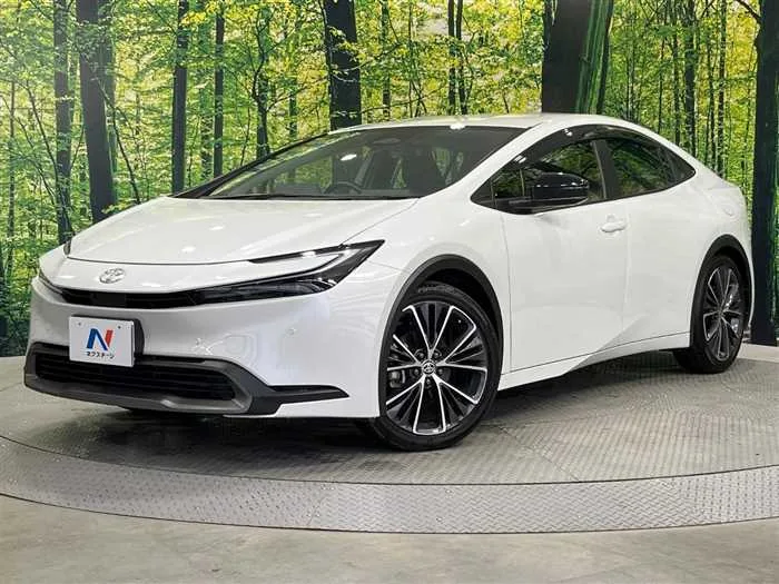Toyota Prius 2024 — фото 1, купить с доставкой в Москву