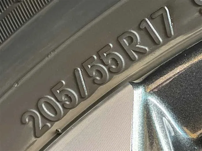 Toyota Voxy 2023 — миниатюра 3