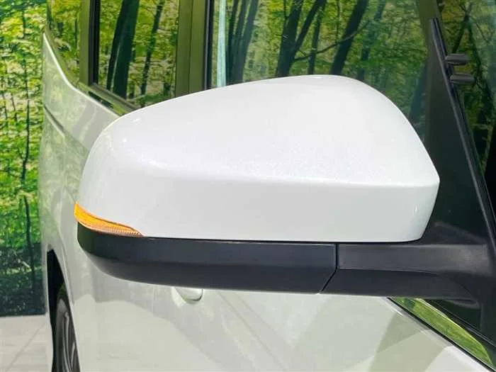 Toyota Voxy 2023 — миниатюра 4