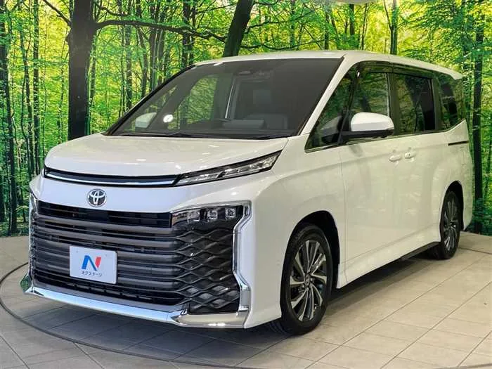Toyota Voxy 2023 — миниатюра 5