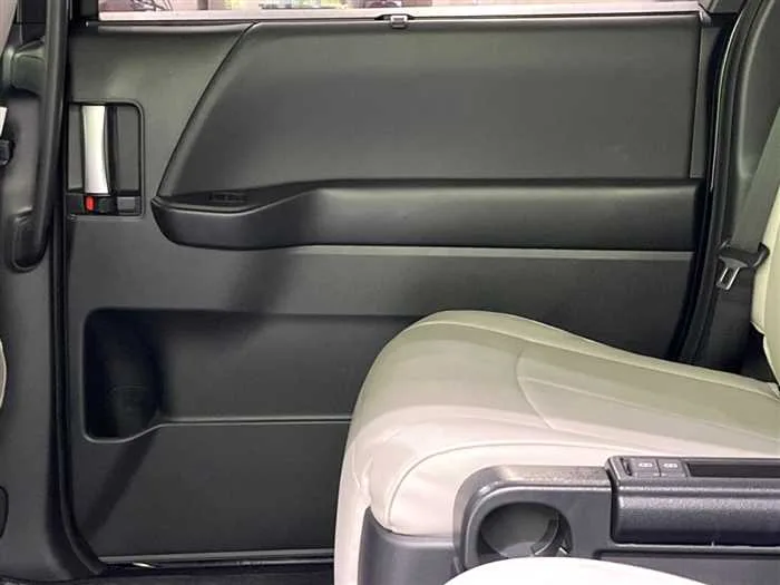 Toyota Noah 2023 — миниатюра 3
