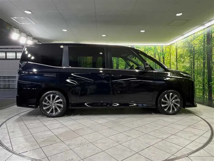 Toyota Voxy 2024 — миниатюра 5