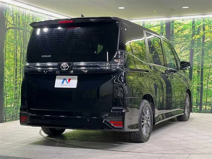 Toyota Voxy 2025 — миниатюра 3