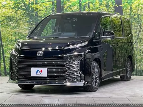 Toyota Voxy 2025 купить в Москве