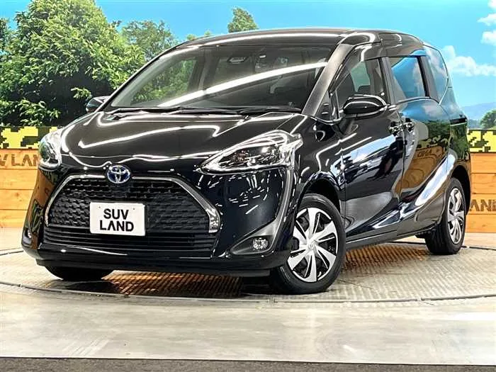 Toyota Sienta 2022 — фото 1, купить с доставкой в Москву