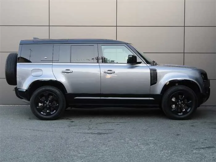 Land Rover Defender 2023 — миниатюра 3