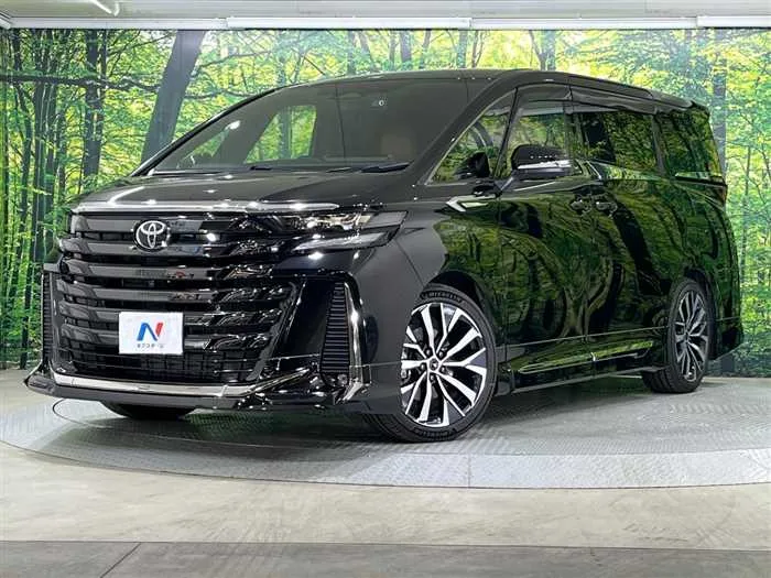 Toyota Vellfire 2023 — фото 1, купить с доставкой в Москву
