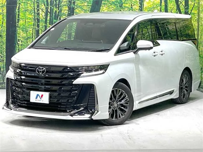Toyota Vellfire 2023 — фото 1, купить с доставкой в Москву