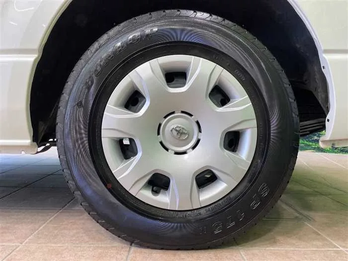 Toyota Hiace Wagon 2023 — миниатюра 3
