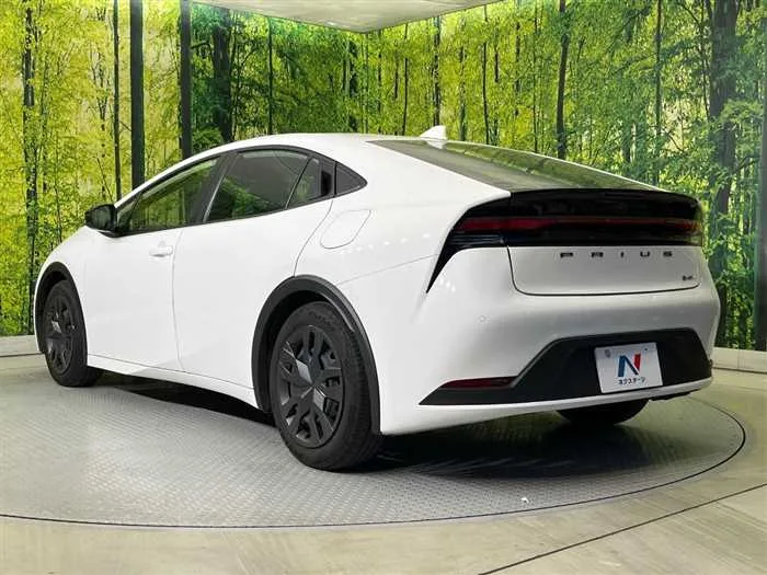 Toyota Prius 2024 — миниатюра 3