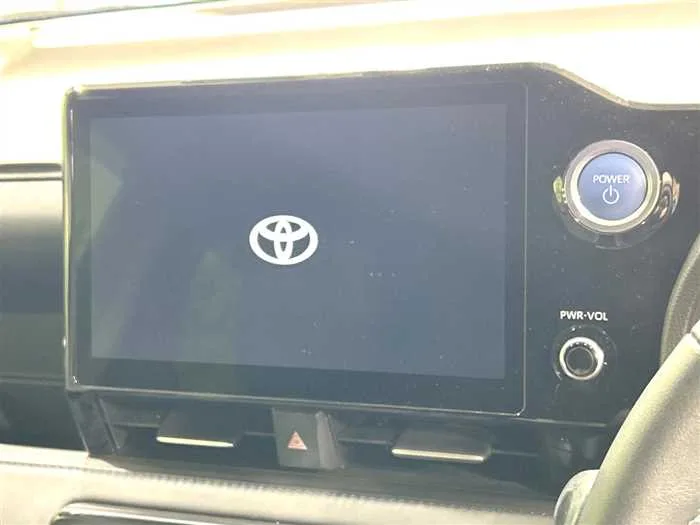 Toyota Voxy 2022 — миниатюра 3