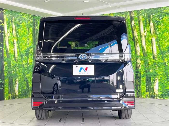 Toyota Voxy 2022 — миниатюра 5