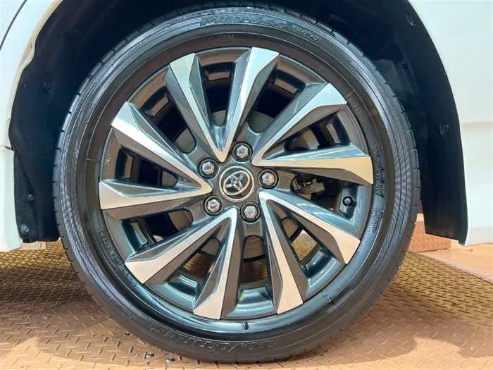 Toyota Voxy 2022 — миниатюра 3