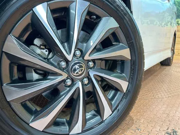 Toyota Voxy 2022 — миниатюра 5