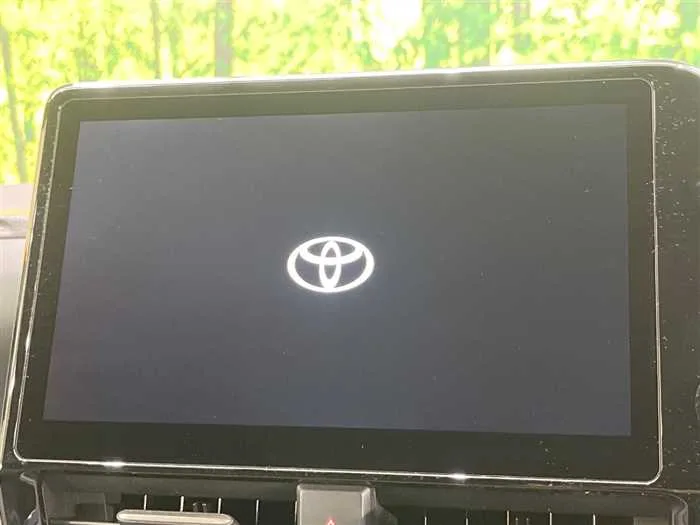 Toyota Voxy 2023 — миниатюра 3