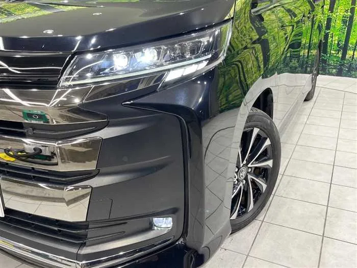 Toyota Noah 2023 — миниатюра 5